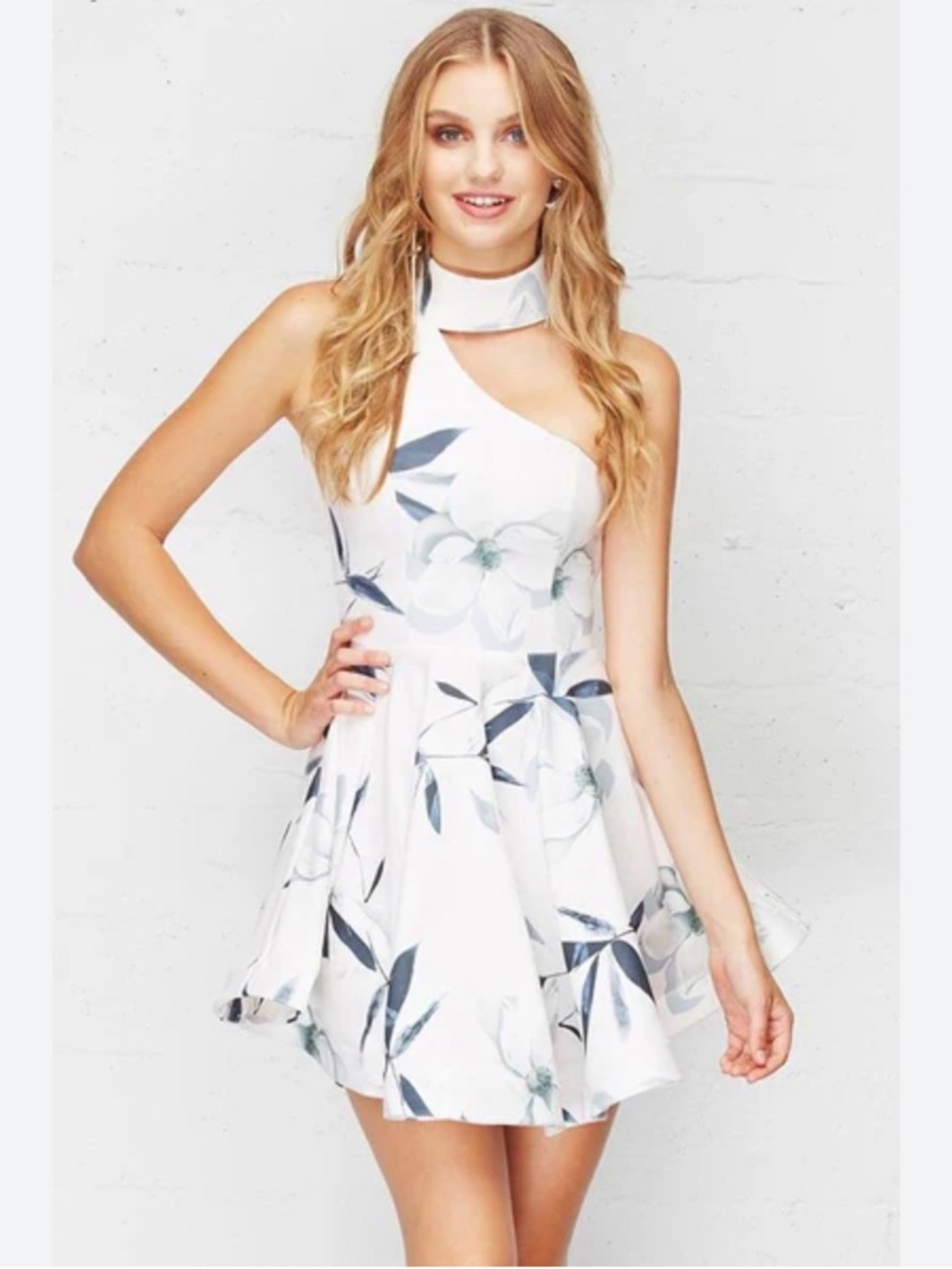 Selfie Leslie L’ATISTE Floral One-Shoulder Skater Dress in White